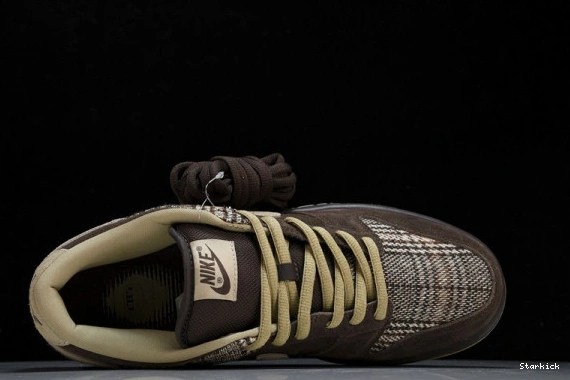 304292-223 Nike  Dunk SB Tweed Low 0303